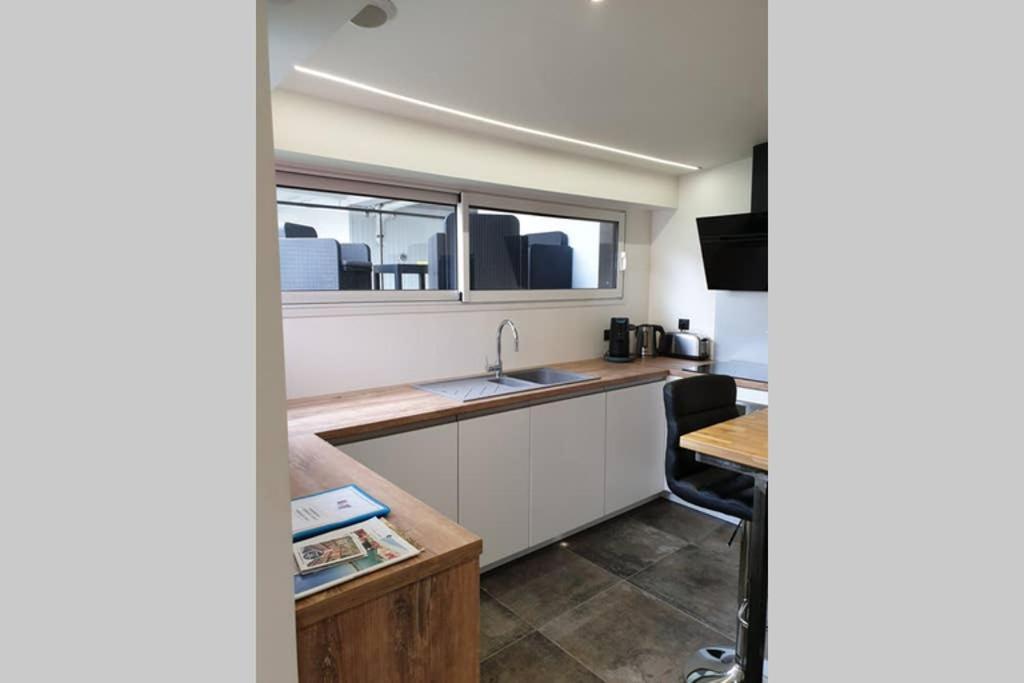 Ferienwohnung Le Saint Symphorien, Parking Gratuit Privee Vannes Exterior foto