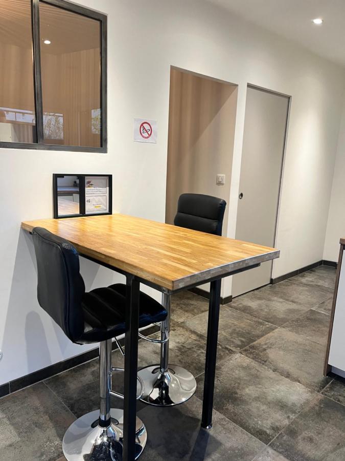 Ferienwohnung Le Saint Symphorien, Parking Gratuit Privee Vannes Exterior foto